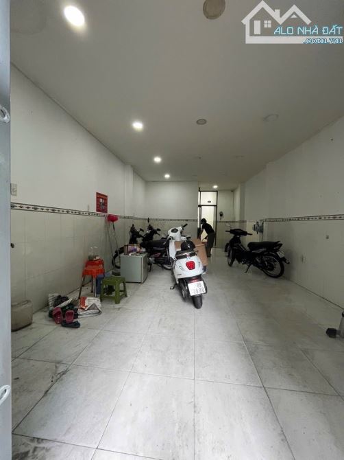Bán Toà nhà căn hộ dịch vụ đường Nguyễn tiểu la P5 Q10- DT 57m2- 5 tầng - 8,9 tỷ - 1