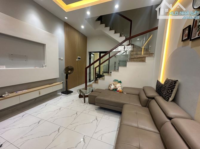 Cho thuê nhà Đức Giang, Long Biên - Ô tô đỗ cửa, Nội thất đầy đủ ở ngay - 1