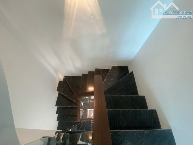 bán nhà long biên cự khối bát khối nhà mới ở ngay đường rộng oto đỗ cổng 30m2 5.8tỷ có tl - 1