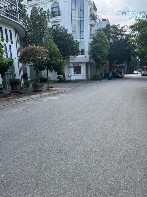 BÁN NHÀ NGÕ 41 VIỆT HƯNG 72M2 – 5 TẦNG, CÓ HẦM – 9.9 TỶ – TRUNG TÂM LONG BIÊN - 1