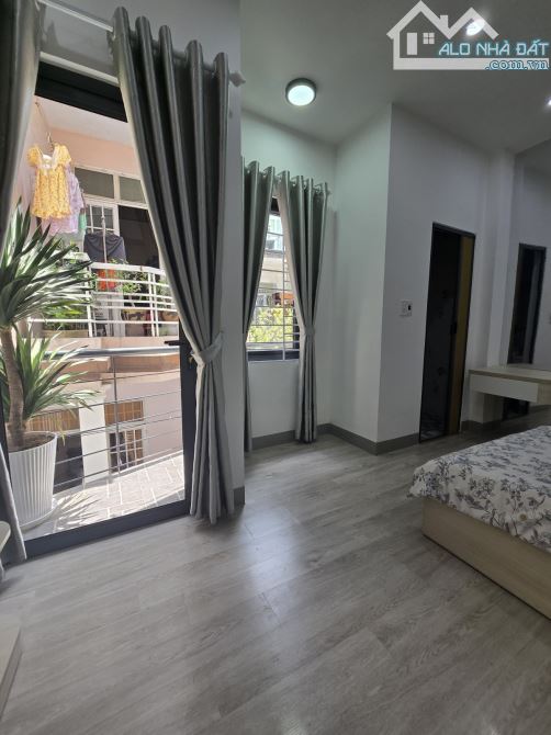 NHÀ VÀO Ở NGAY KIỆT THÔNG TỨ HƯỚNG - 1