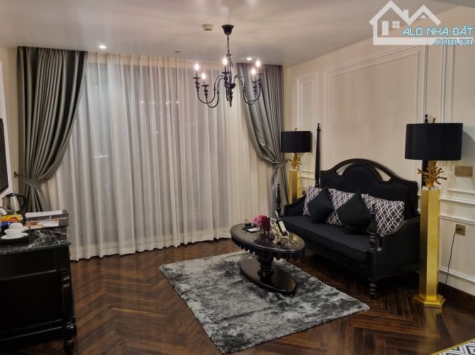 KHÁCH SẠNMặt phố Hàng Bông - 160m2 - 35 phòng - 168 tỷ - Doanh thu 1,9 tỷ/ tháng