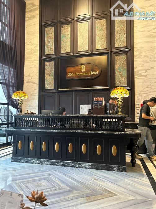 Bán khách sạn MP Hàng Bông - Hàng Gai - 195m2 42 phòng KD - 188 tỷ - Dòng tiền 2,4 tỷ/th