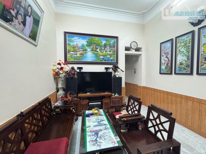 Bán nhà phố Hoàng Ngân gần 100m2, mặt tiền 7,5m, ngõ ba gác tránh, giá 17.3 tỷ CTL - 2