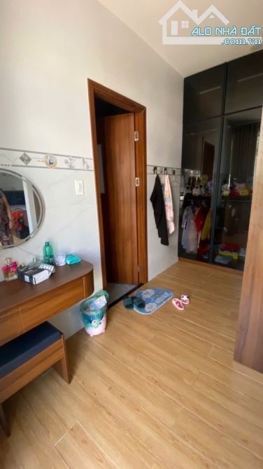 NHÀ ĐẸP 4 TẦNG KHU DÂN CƯ CẠNH BỆNH VIỆN THỦ ĐỨC - 2