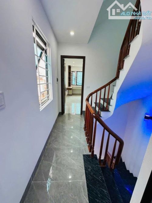SIÊU PHẨM NHÀ ĐẸP PHỐ KIM TRUNG LAI XÁ 32M2 X 5 TẦNG Ô TÔ TRÁNH NHAU KINH DOANH - 2