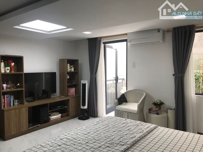 Bán căn nhà đẹp có hồ bơi đường Khuê Mỹ Đông 15, Đà Nẵng. Gần biển Hồ Xuân Hương, cho thuê - 2