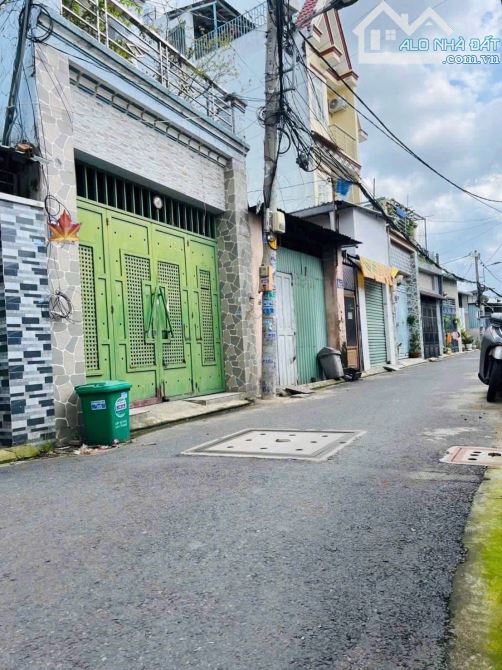 Nhà C4, 4x20m, sát Hiệp Thành City, hẻm xe hơi thông, 4.290 Tỷ - 2