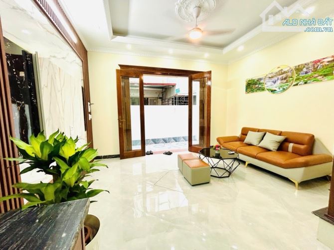 Bán nhà Thanh Lân, mới, 5 tầng, 3 ngủ, 6.85 tỷ, sổ chính chủ, gần ô tô - 2