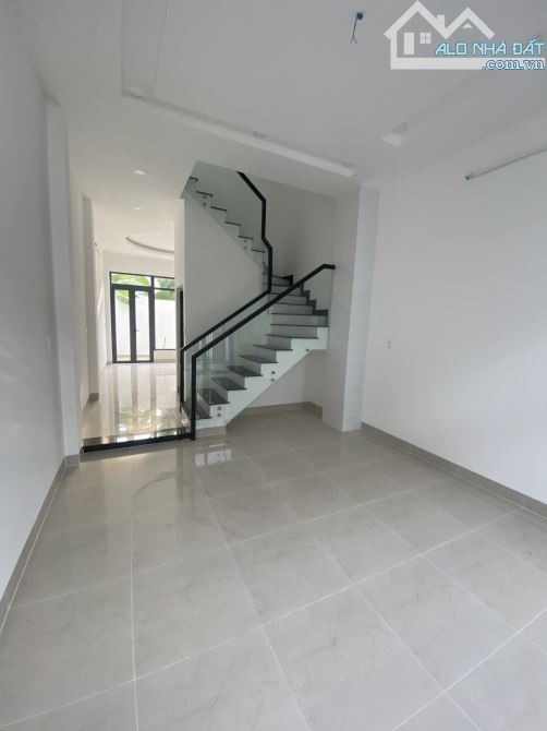 Bán nhà 3 tầng 64m² hẻm xe hơi 5m – gần chợ Long Phước Thủ Đức – giá chỉ 4.15 tỷ - 2
