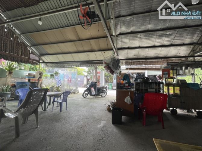 Gấp bán nhà Thủ Đức, giá 11.2 tỷ, dt 220m2, ngang 11m, gần cầu Trường Thọ. - 2