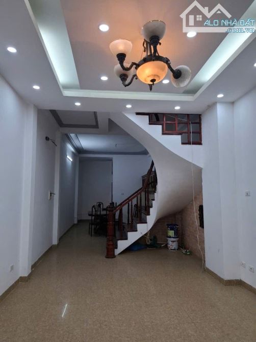Cần bán nhanh nhà Nguyễn Xiển 60m 5 tầng ngõ thông tương lai - 2