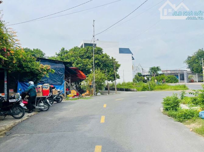 Giá đầu tư 700triệu MT đường Huỳnh Văn Cọ, Thị Trấn Củ Chi 200m2, SHR - 2