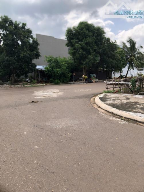 LÔ GÓC 2 MẶT TIỀN 153.5M2 FULL THỔ CƯ BẾN LỘI LẠI AN PHAN THIẾT GIÁ 2x TỶ - 2