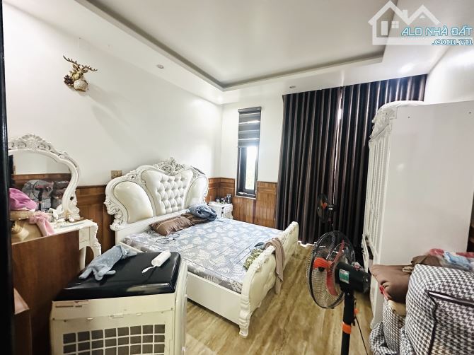 Lâu đài TTTP 135m2, ngang 6m, 4 ngủ khép kín, ô tô 7 chỗ vào nhà, gần Aeon Mall - 2