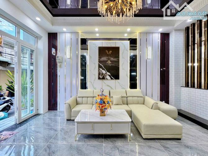 Nhà 1 Trệt 3 Lầu Mặt Tiền Nguyễn Văn Trỗi - 2