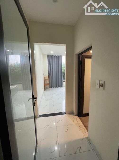 Nhà 4 tầng Tây Hồ, Nhật Tân Ngõ cao, sạch, gần phố - DT52m2 - Giá 10.7 tỷ - 2