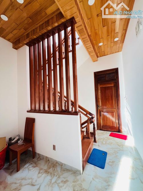 Nhà 3 Tầng nội thất Gỗ độc đáo- P. Tây Nha Trang cách Trung Tâm 5phut. - 2