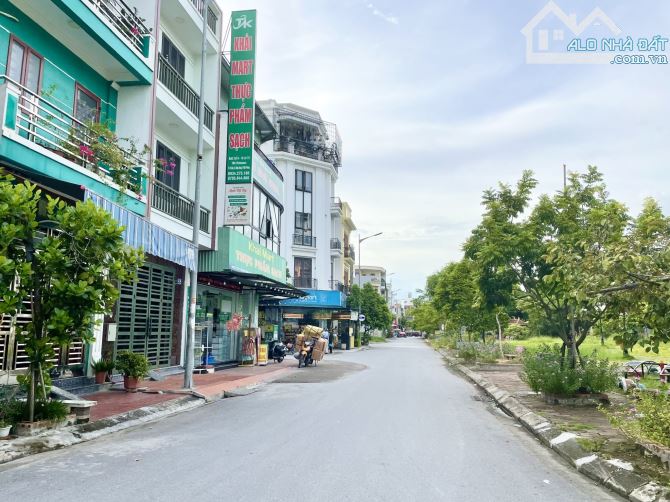 Bán lô đất kích thước đẹp 50m2 mặt tiền 5m đường 11m trong khu phân lô Hồng Bàng - 2