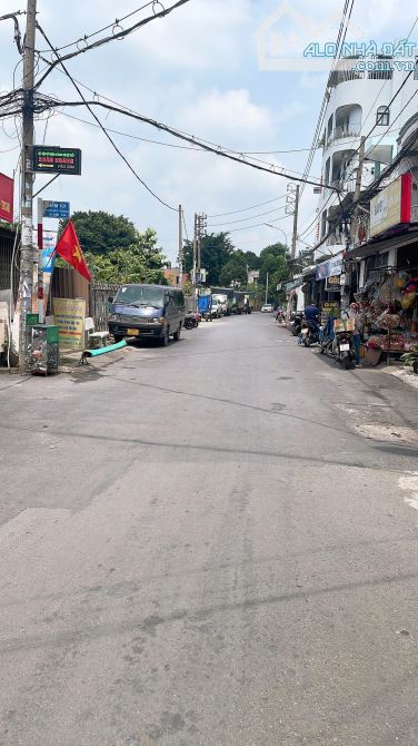 NHÀ ĐẸP 3 TẦNG - FULL NỘI THẤT - TRUNG TÂM GÒ VẤP – SÁT CÔNG VIÊN LÀNG HOA - 2