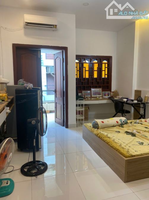 Bán nhà (4x15m) Bình Thạnh sát trường ĐH Văn Lang - Đặng Thuỳ Trâm, 4tầng 5PN. Gía 10 tỷ - 2