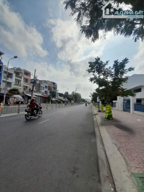 BÁN NHÀ 9 TẦNG LÝ CHIÊU HOÀNG Q6 (4,2 X 27) HDT 42 TRIỆU. GIÁ BÁN 17 TỶ - 2