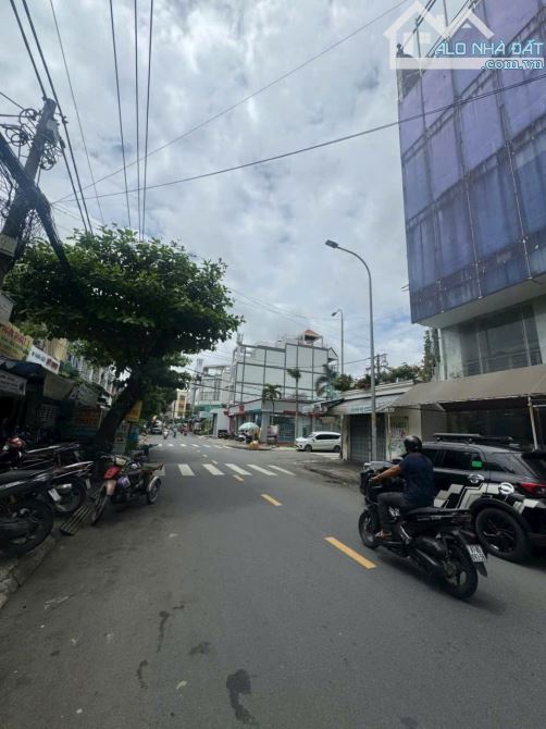 Tòa Nhà Đẹp Nhất Mặt Tiền Ngay Nguyễn Sơn, 14x17, 6 Tầng Kiên Cố, Giá Chỉ 50 Tỷ - 2