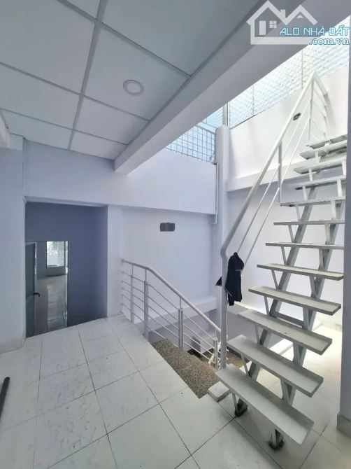 🏠 Bán nhà Cách Mạng Tháng Tám – 64m² – 3 tầng – 10.6 tỷ – Hẻm xe hơi, trung tâm Q10 - 2