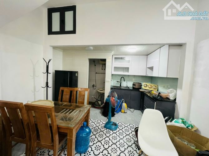 Bán gấp nhà đẹp ở ngay , giá cực tốt Vũ Tông Phan, Thanh Xuân, 40m, 4T, giá chỉ 3.7 tỷ. - 2