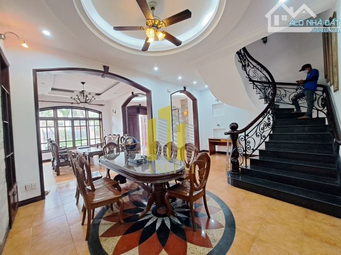 CHO THUÊ BIỆT THỰ NGUYỄN VĂN HƯỞNG ĐẦY ĐỦ NỘI THẤT GIÁ 2500 USD - 2