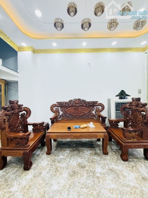 🔥Nhà 3 Tầng TÔ NGỌC VÂN , Quận 12- DT 4.2x 14m - HXH- TẶNG nội thất - 💰5.6 tỷ - 2