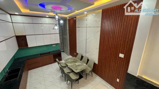 GẤP GẤP !!! BÁN NHÀ HẺM 2 XE HƠI, SÁT MẶT TIỀN, GIÁ 3 TỶ 9 TL, SỔ HỒNG RIÊNG - 2