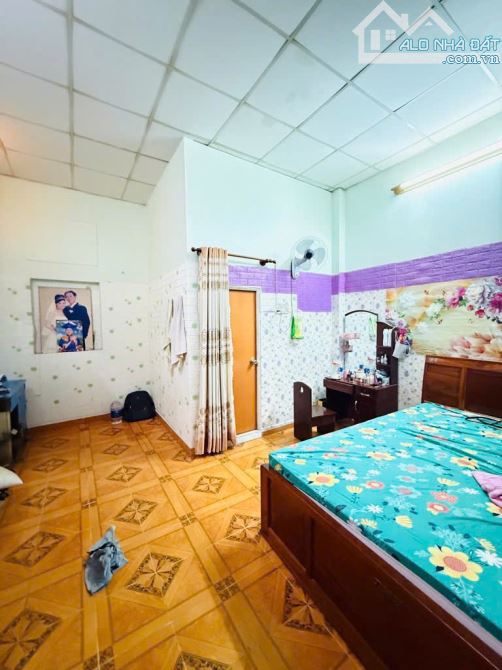 Gấp định cư "9.8 tỷ giảm về 8.5 tỷ" - Bán nhanh nhà 3 tầng 80m2 - P. 17 ngay ĐH Kinh Tế - 2