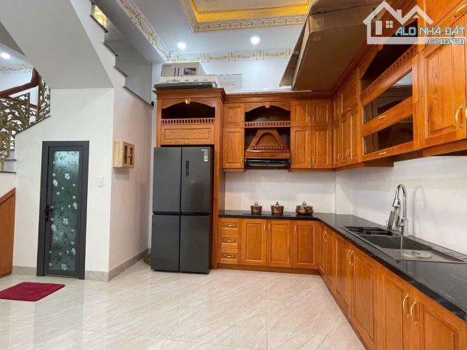 BÁN NHÀ MỚI PHƯỜNG TÂN HIỆP  - Diện tích : 4,5m x 15m - Sổ Hồng riêng thổ cư  - Thiết kế: - 2