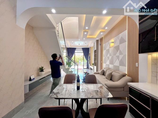 Nhà Trệt Lầu hẻm 388Z đường Nguyễn Văn Cừ - Cách KDC Đại Ngân 100m - 2