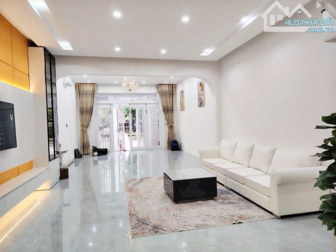 NHÀ ĐẸP 3 TẦNG FULL NỘI THẤT – GẦN MAI CHÍ THỌ, HÒA XUÂN - 2