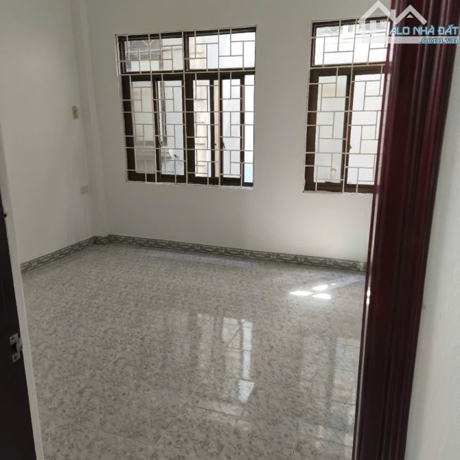 Bán nhà Trần Khát Chân - Lò Đúc . Dân xây ở chắc chắn , 20m ra mặt đường oto dừng đỗ - 2