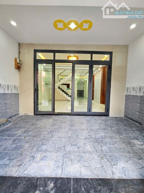 Nhà Mới 2 Tầng - DT: 90m2 - Nội Thất VÍP - Đường Xe Tải Thông Trần Văn Mười - QL 22. - 2