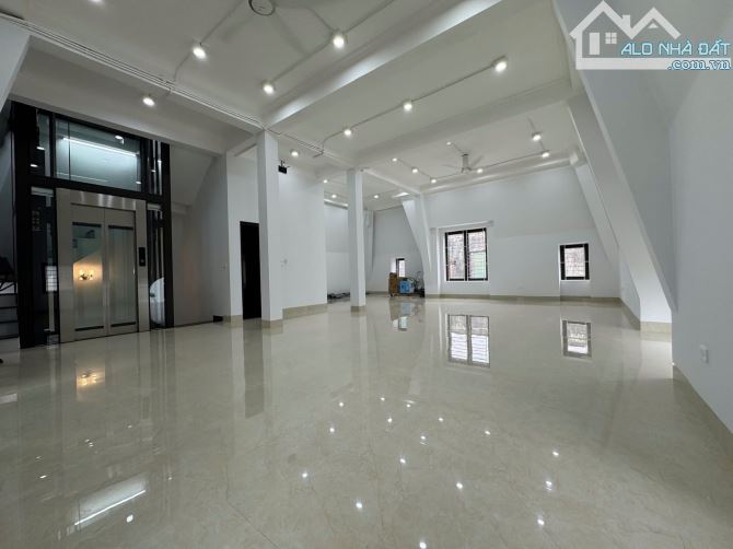 TRỤC CHÍNH - VĂN KHÊ - Ô TÔ DỪNG ĐỖ - HẦM ĐỂ 5 CÁI Ô TÔ- VỈA HÈ - KD SẦM UẤT - 250M - MT 3 - 2