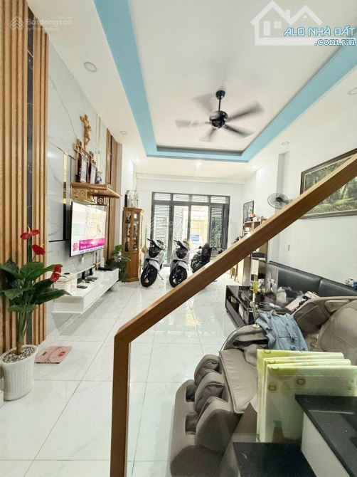Mặt tiền kinh doanh khu Vip K300 - Thép Mới - P 12 - Tân Bình. DT 48 m2 - 3 lầu. 9,5 Tỷ. - 2