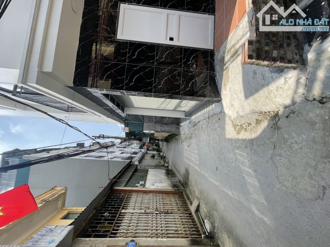 bán nhà long biên cự khối bát khối 6 tầng 30m2 nhỉnh 6 tỷ ngõ thông oto đỗ cửa - 2