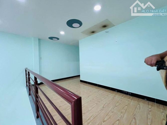 Cô 8 gửi bán căn nhà 1 triệt 1 lững. Gần chợ Thới Tứ- Hóc Môn giá 810tr.SHR - 2