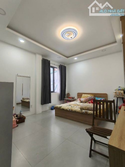 Bán Gấp Giá Rẻ Nhà 1/ Đường Đô Đốc Chấn Tân Phú DT 4.1mx19m 3 Tầng giá chỉ 5.9 Tỷ - 2