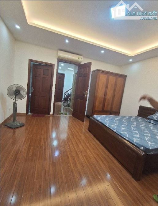 XUÂN THỦY- NHÀ ĐẸP 40x5T- 10M RA Ô TÔ- 50M RA ĐƯỜNG XUÂN THỦY- 100M LÊN GA METRO QUỐC GIA - 2