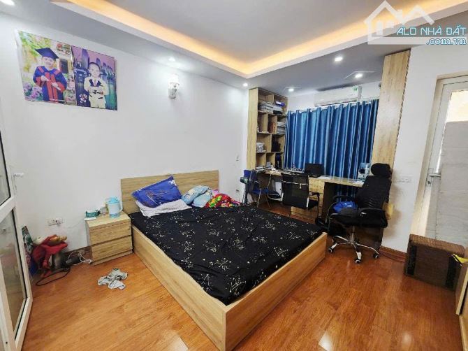 6.2 TỶ - 15m ra Mặt Phố -Ô TÔ TẢI ĐỖ TRÁNH - 3 ngủ VĨNH HƯNG - CẠNH CC T&T - TIME CITY - 2