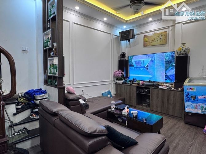 9 TỶ HƠN - TRUNG TÂM NGỌC LÂM - 6 TẦNG THANG MÁY - Ô TÔ ĐỖ CỔNG - HIẾM CÓ KHÓ TÌM - 2