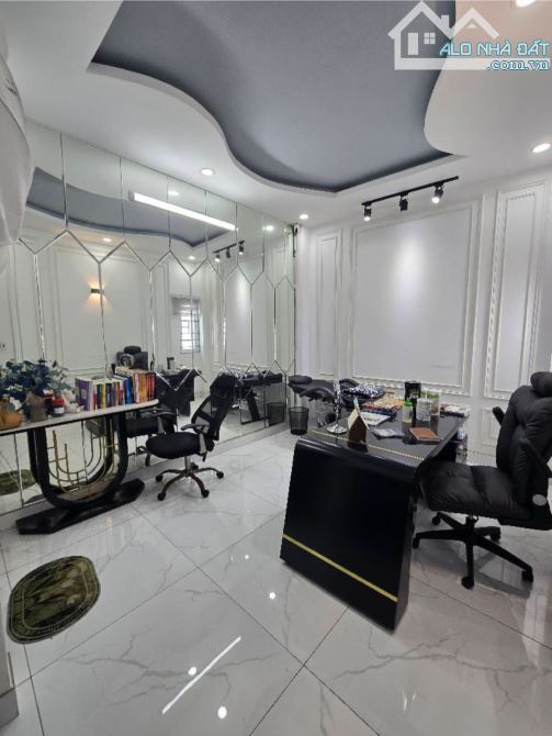 Chỉ hơn:5 tỷ. Nhà 5 tầng mới keng, Hương Lộ 2, Bình Tân. 5PN. Dt:5,5 x 10m. Xem là mê - 2