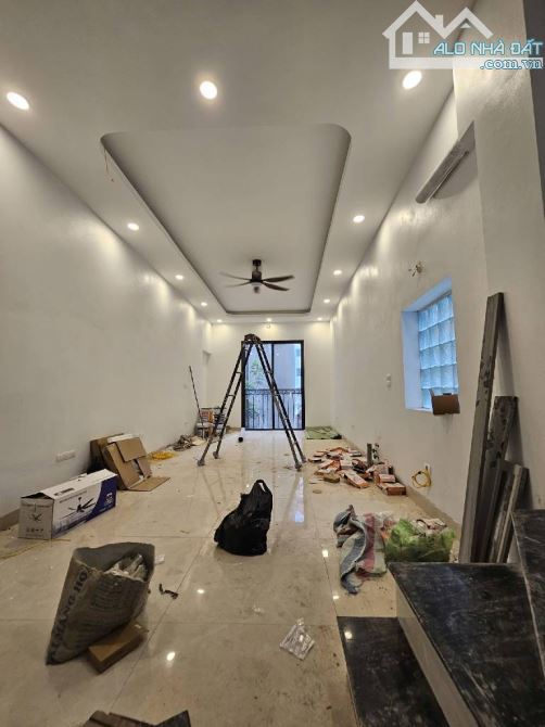 Siêu Biệt Thự phố Thái Hà- 6 tầng thang máy- 2  thoáng- Diện tích 40m2- Giá 12 .5 tỷ - 2