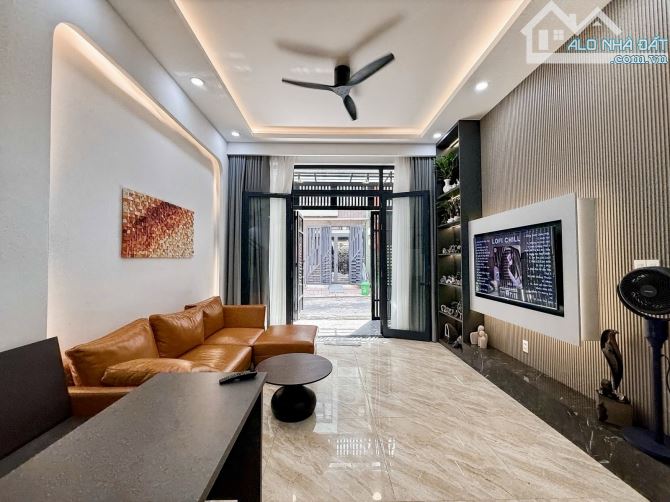 NHÀ ĐẸP NGUYỄN DUY TRINH CHƯA QUA VÒNG XOAY PHÚ HỮU, QUẬN 9 - 54M² – 3 TẦNG - 3