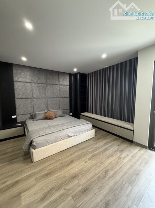 Bán nhà Ngọc Lâm 52m2 , nhà đẹp rực rỡ , ngõ ô tô thông tặng nội thất 500 triệu, hơn12 tỷ - 3